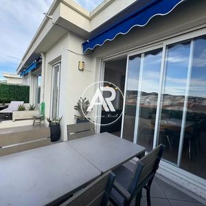 Property in Carre d'Or