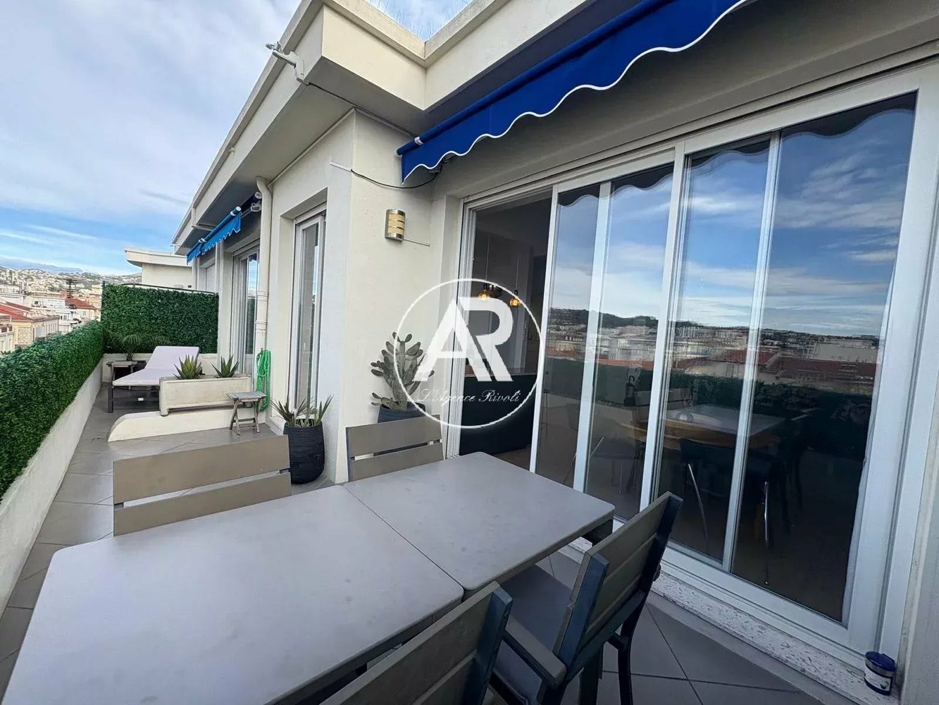 Property photo in Carre d'Or