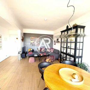 Property in Carre d'Or