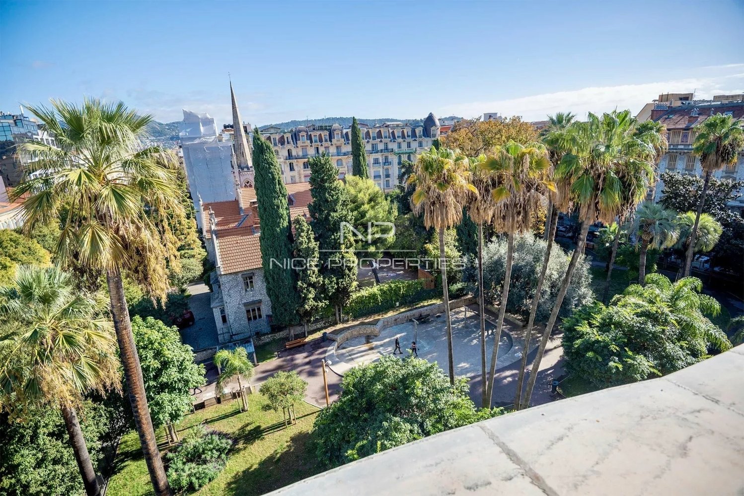 Property photo in Carre d'Or