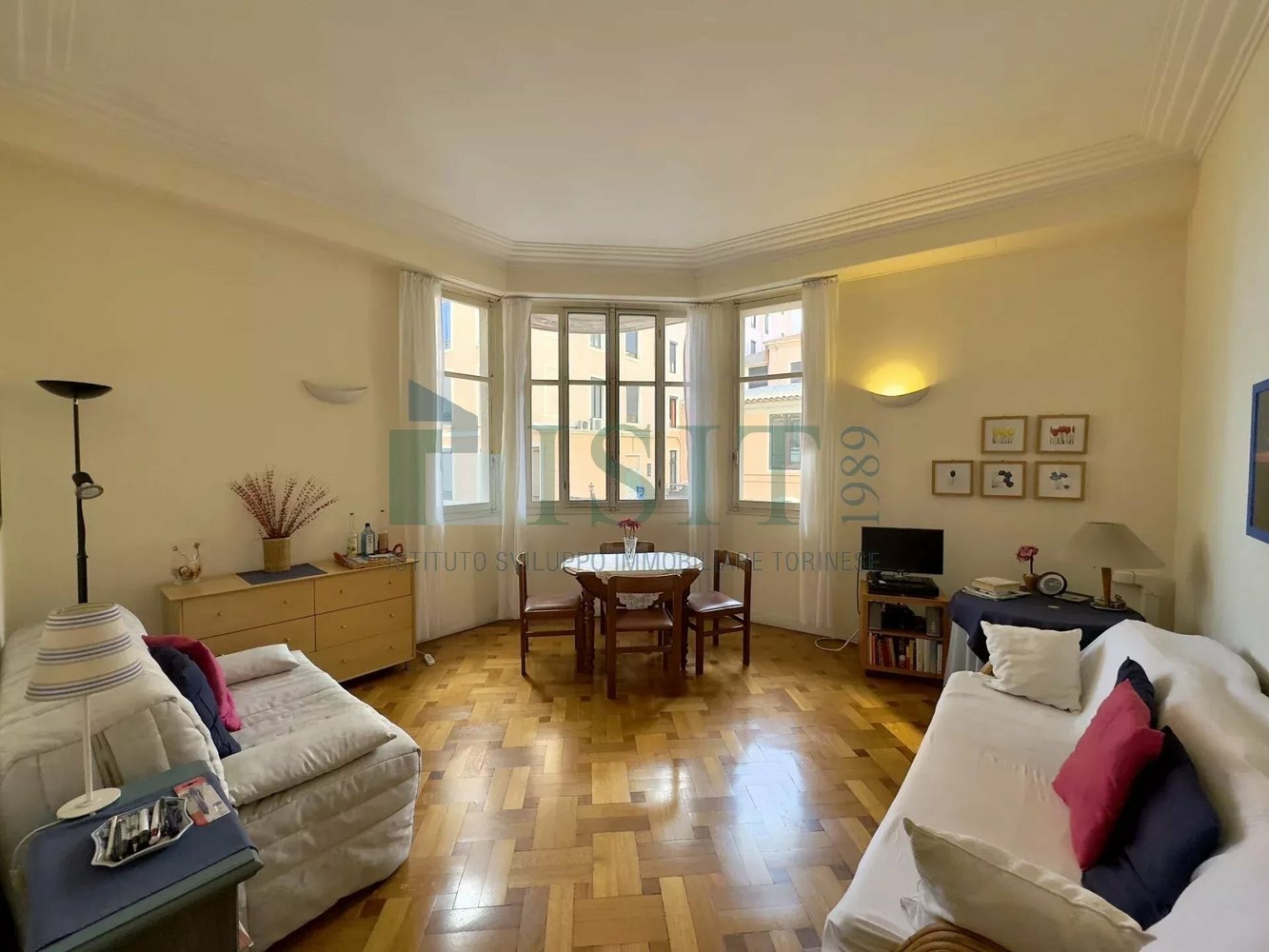 Property photo in Carre d'Or