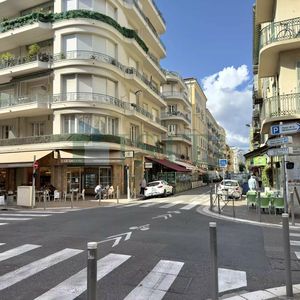 Property in Carre d'Or