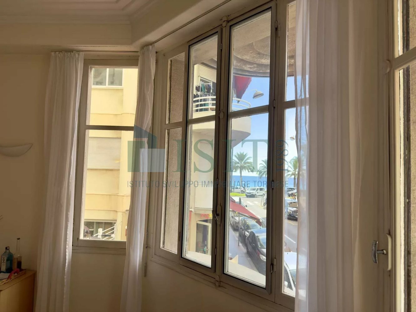 Property photo in Carre d'Or