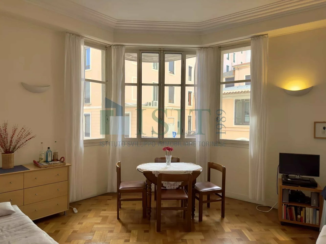 Property photo in Carre d'Or