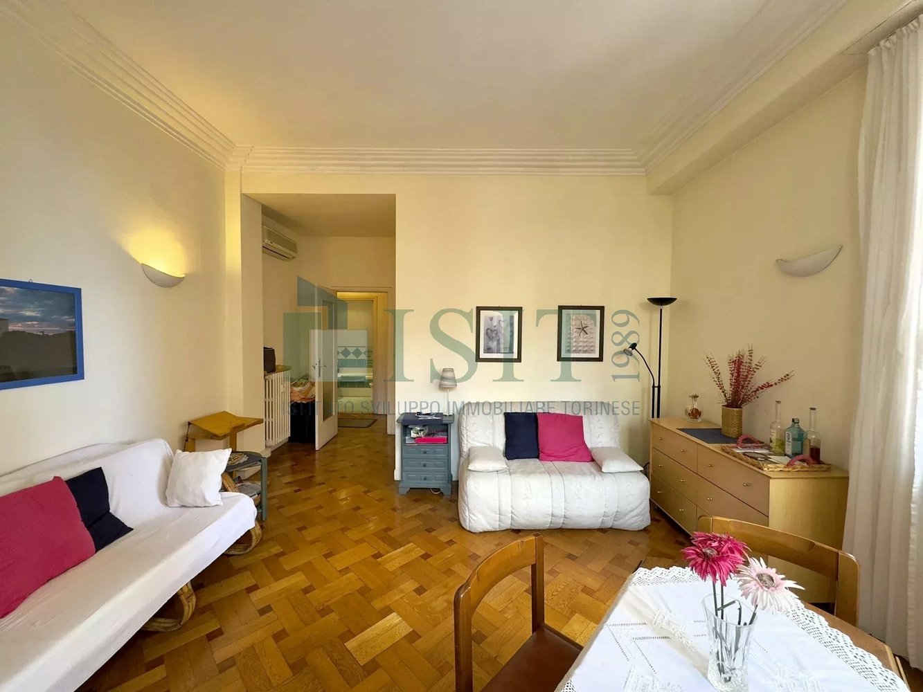 Property photo in Carre d'Or