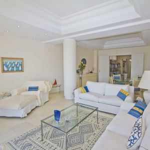 Property in Carre d'Or