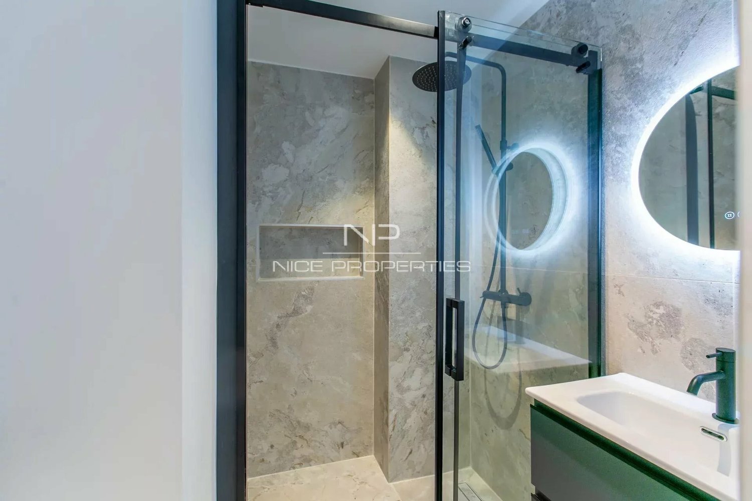 Property photo in Carre d'Argent