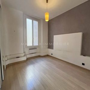 Property in Carre d'Argent