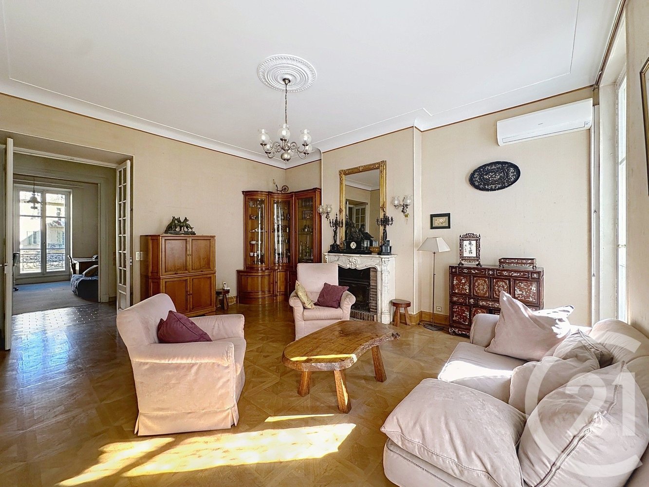 Property photo in Carre d'Argent