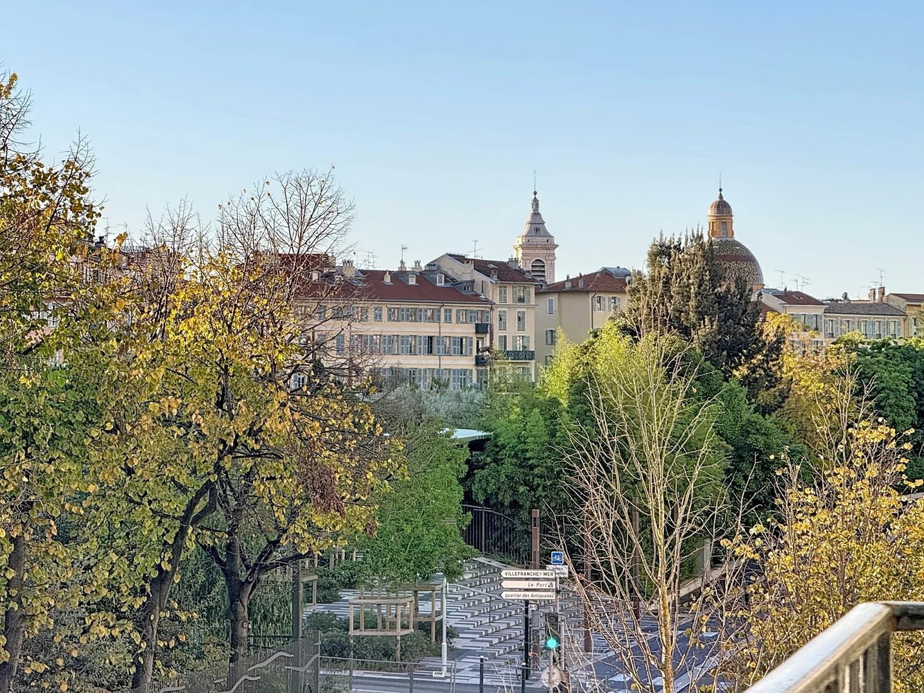 Property photo in Carre d'Argent