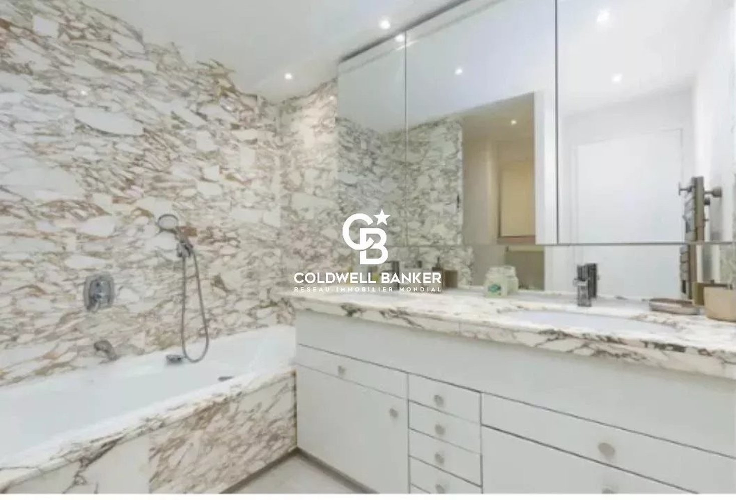 Property photo in Carre d'Argent