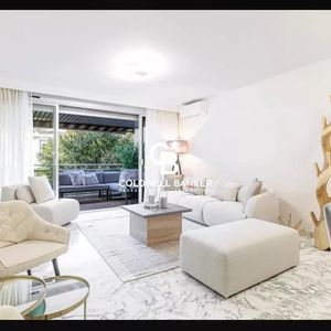 Property in Carre d'Argent