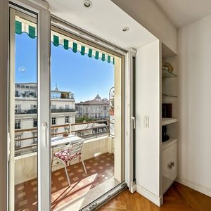 Property in Carre d'Or