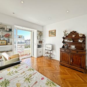 Property in Carre d'Or