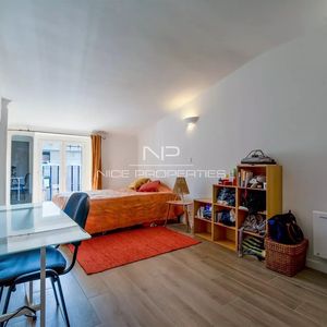 Property in Carre d'Or