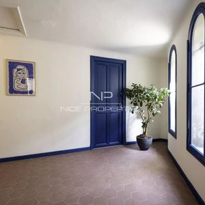 Property in Carre d'Or