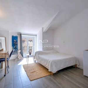 Property in Carre d'Or