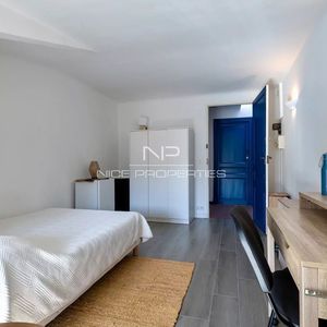 Property in Carre d'Or