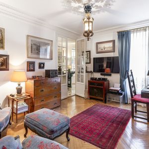 Property in Carre d'Or
