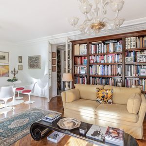 Property in Carre d'Or