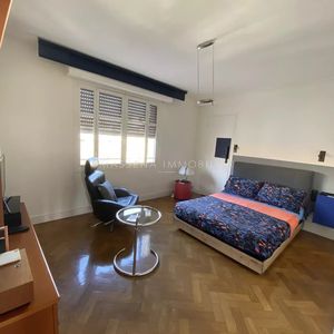 Property in Carre d'Or