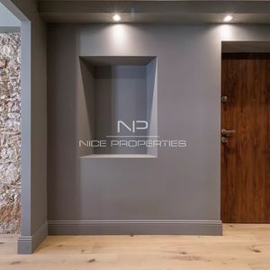 Property in Carre d'Or