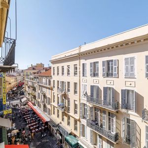 Property in Carre d'Or