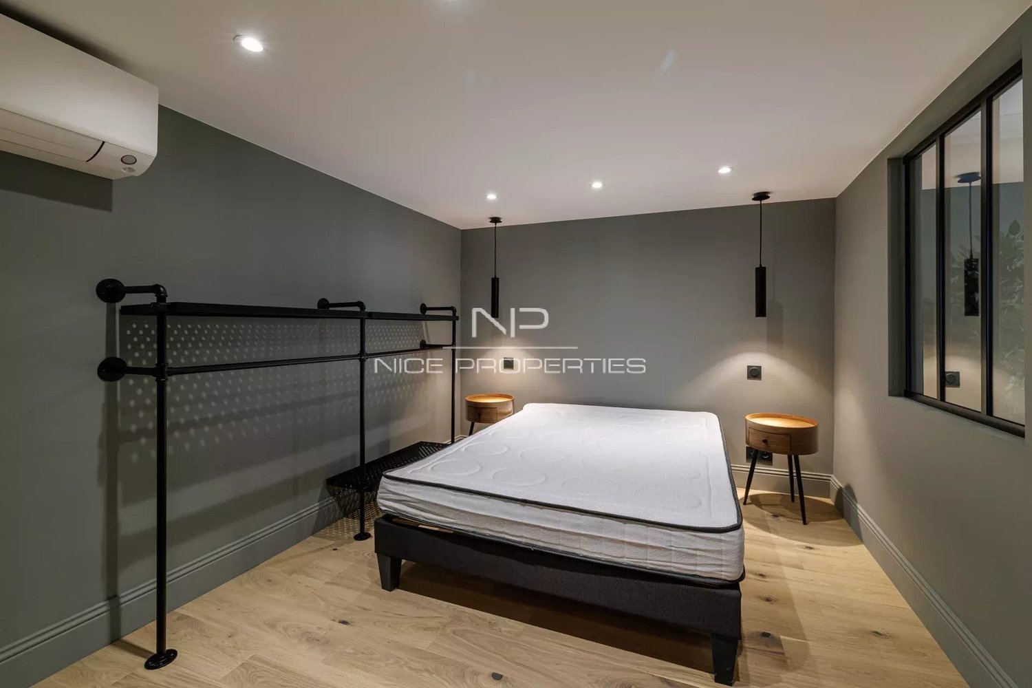 Property photo in Carre d'Or