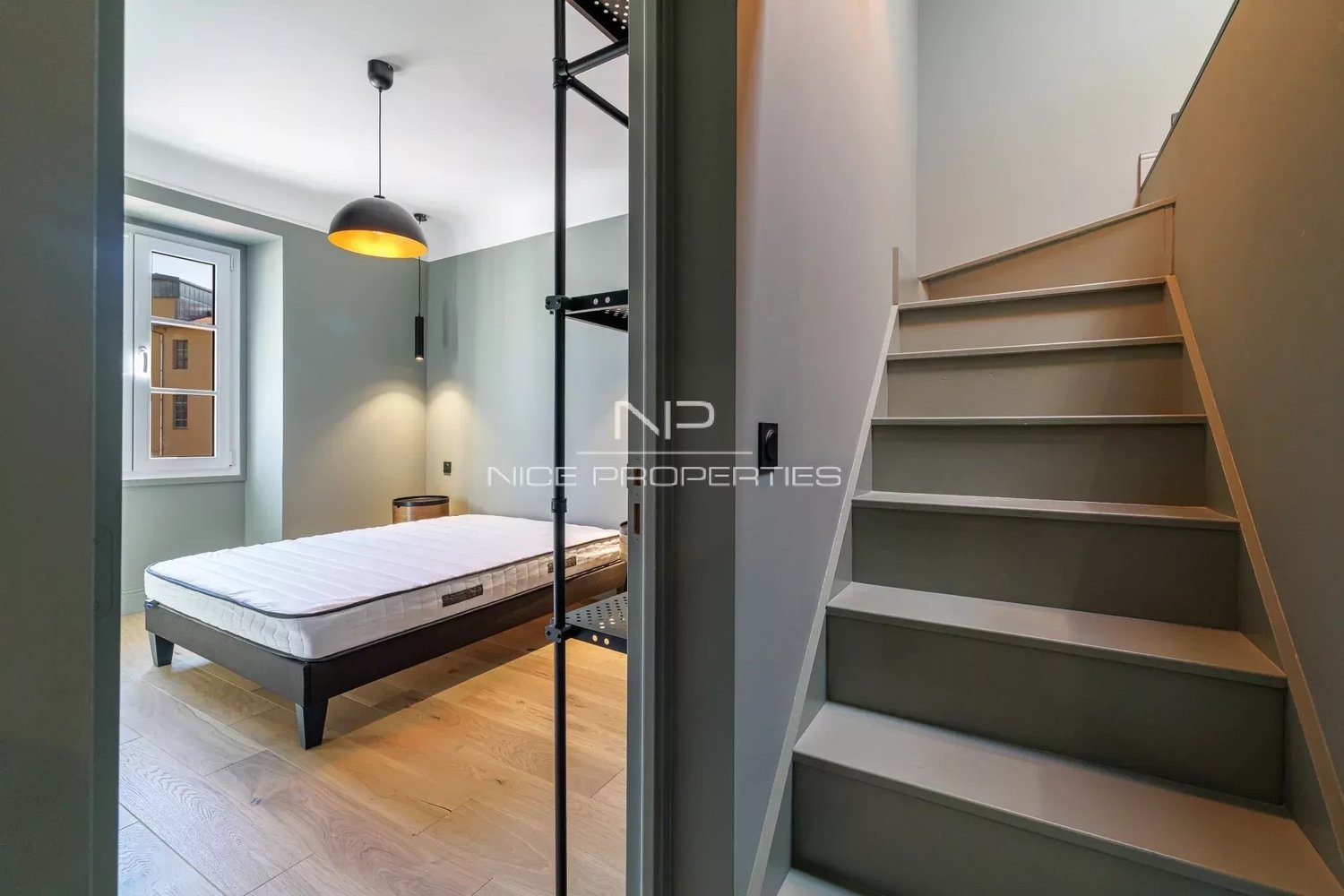 Property photo in Carre d'Or