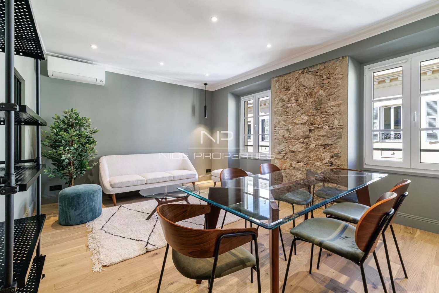 Property photo in Carre d'Or