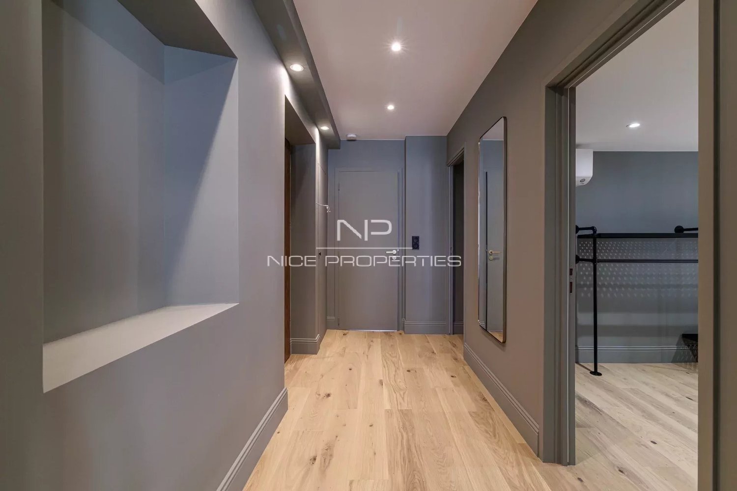 Property photo in Carre d'Or