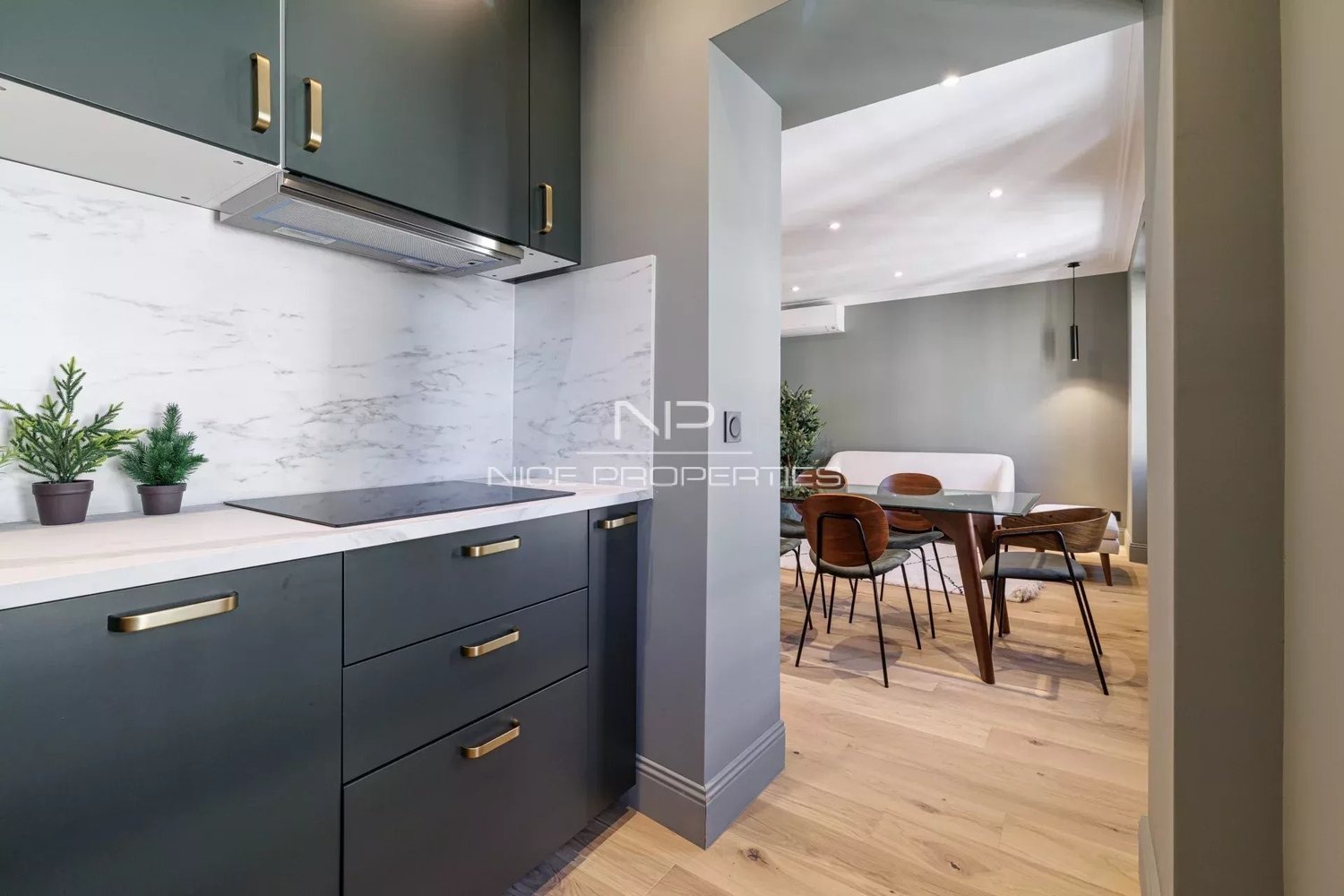 Property photo in Carre d'Or