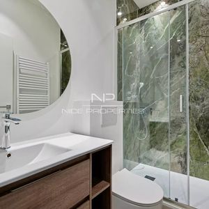 Property in Carre d'Or