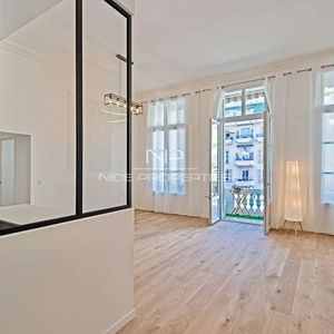 Property in Carre d'Or