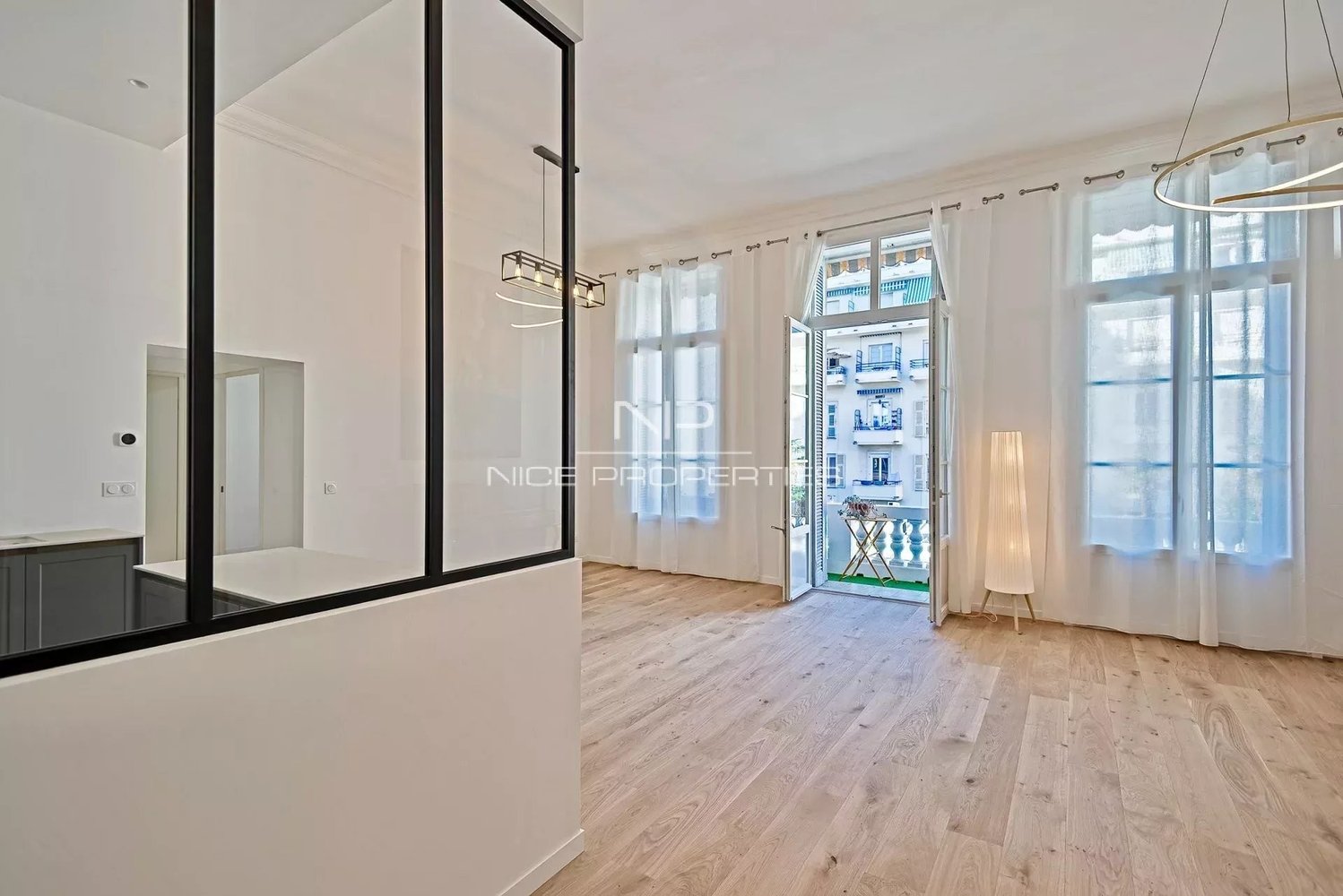 Property photo in Carre d'Or