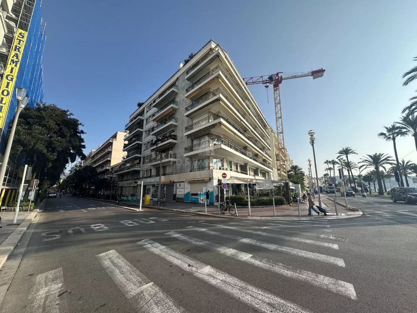 Property photo in Carre d'Or