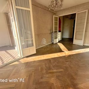 Property in Carre d'Or