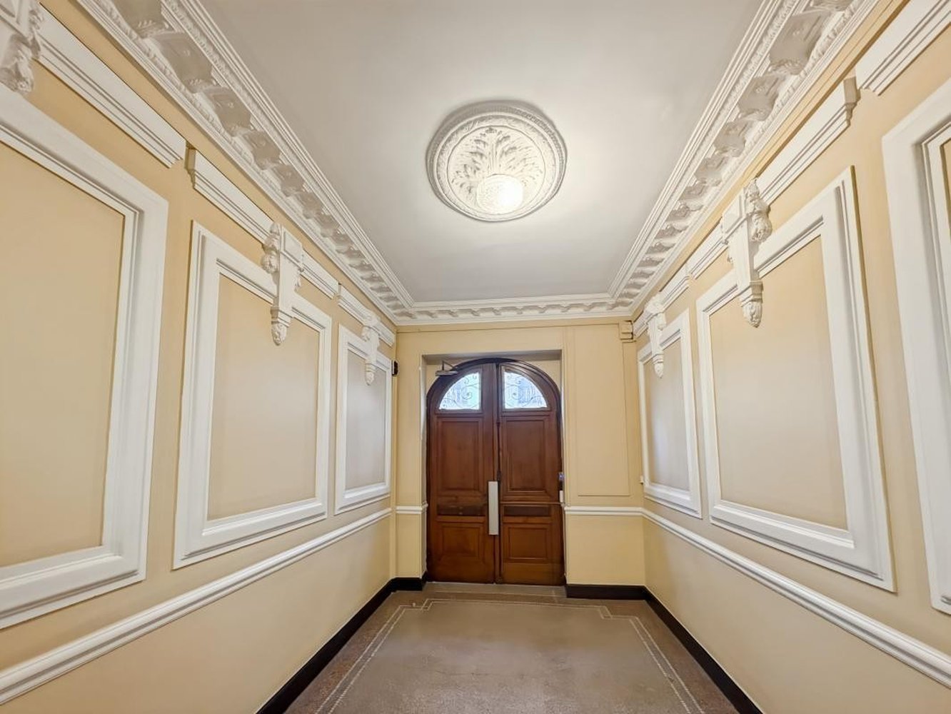 Property photo in Carre d'Or