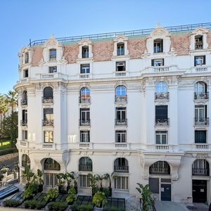 Property in Carre d'Or