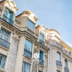 Property in Carre d'Or