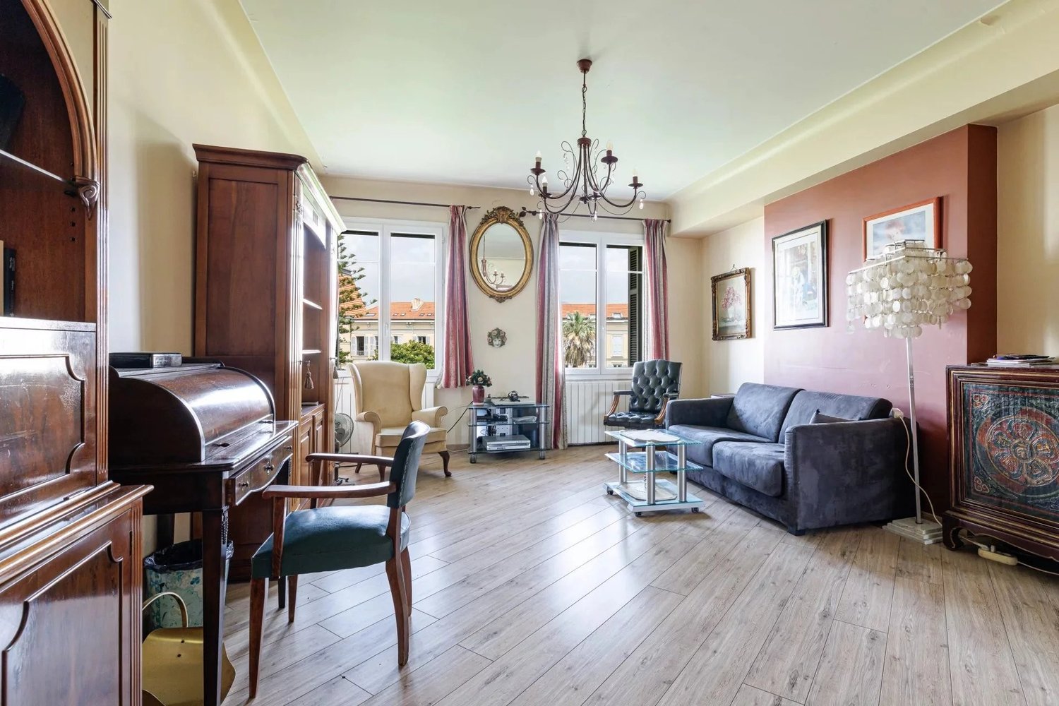 Property photo in Carre d'Or