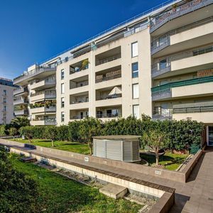 Property in Carre d'Or