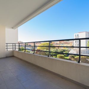 Property in Carre d'Or