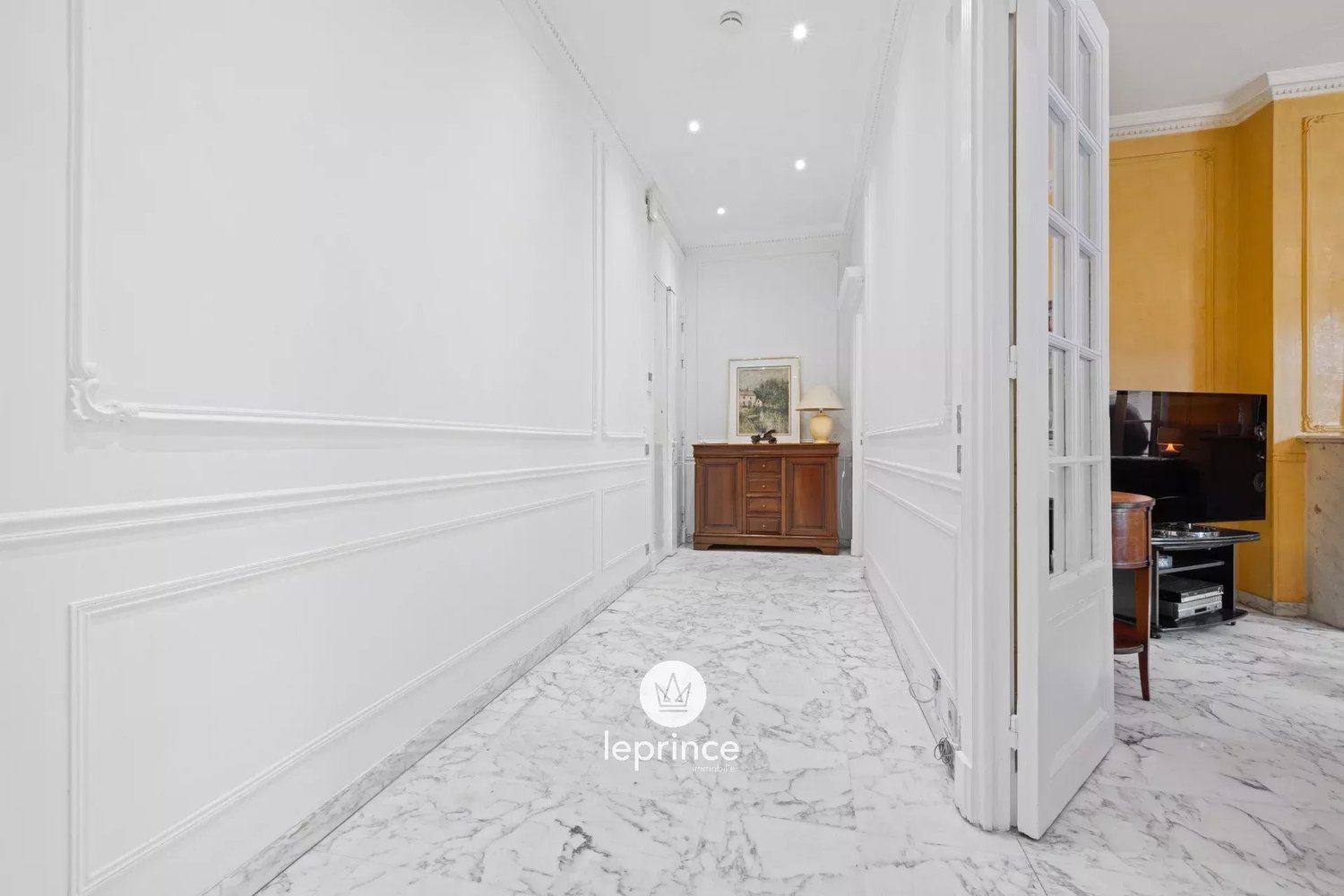 Property photo in Carre d'Or