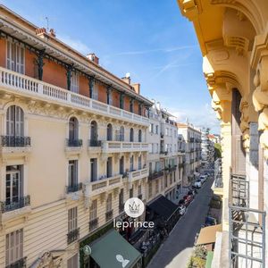 Property in Carre d'Or