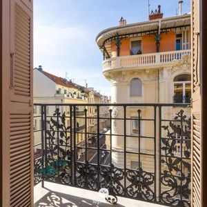 Property in Carre d'Or