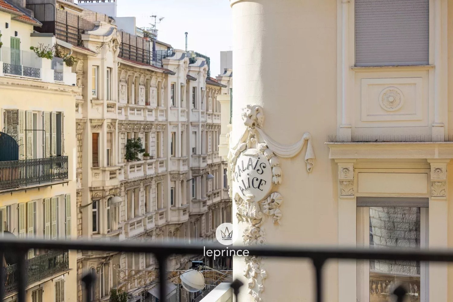 Property photo in Carre d'Or