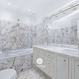 Property in Carre d'Or