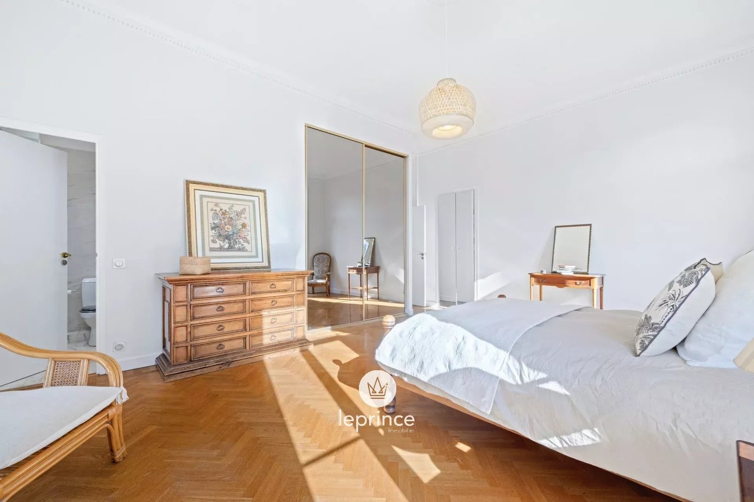 Property photo in Carre d'Or
