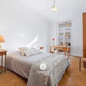 Property in Carre d'Or